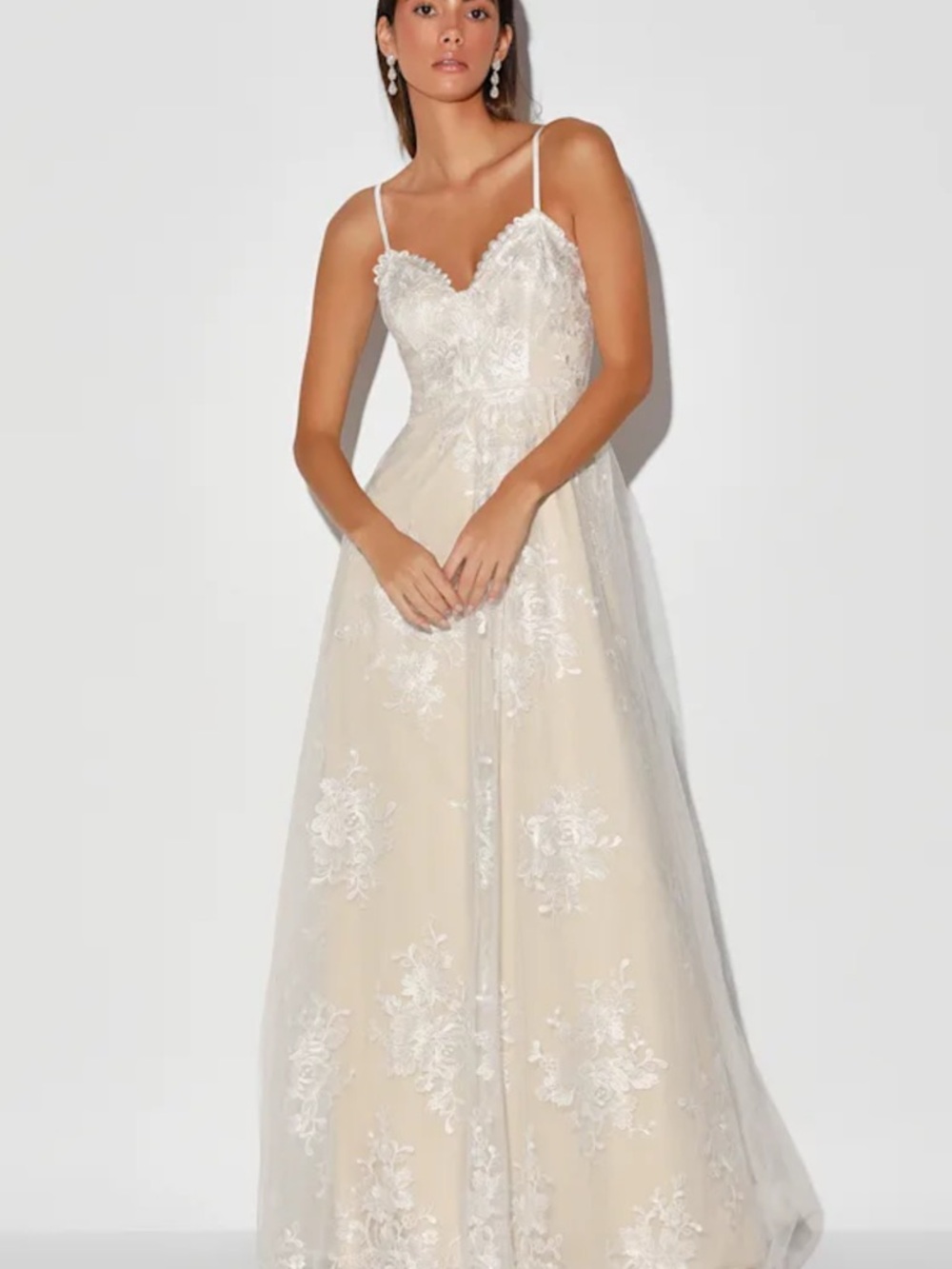 NWT Lulus Small Elegant Lace Appliqué Spaghetti Strap Wedding Dress